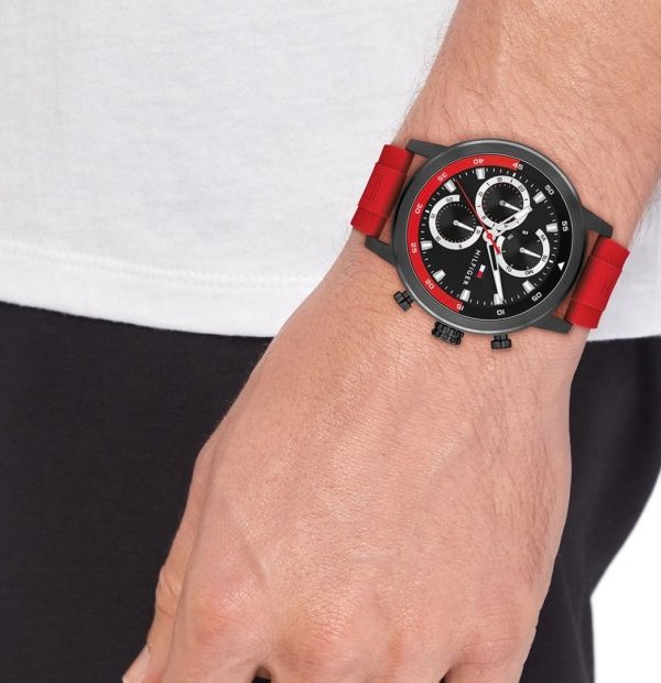   Спортен стил с Tommy Hilfiger!  