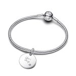 Pandora медальон за гравиране от стерлингово сребро и диамант 0.012 ct.