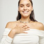 UNOde50 Колие Raices