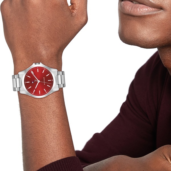 Tommy Hilfiger часовник