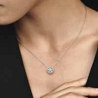 Pandora Колие Красива като цвете