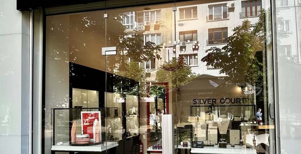 Специално предложение и sneak peek на новата колекция на UNOde50 в SILVER COURT на бул „Витоша“
