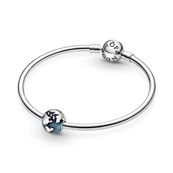 Pandora Moments Клипс Светът ме очаква